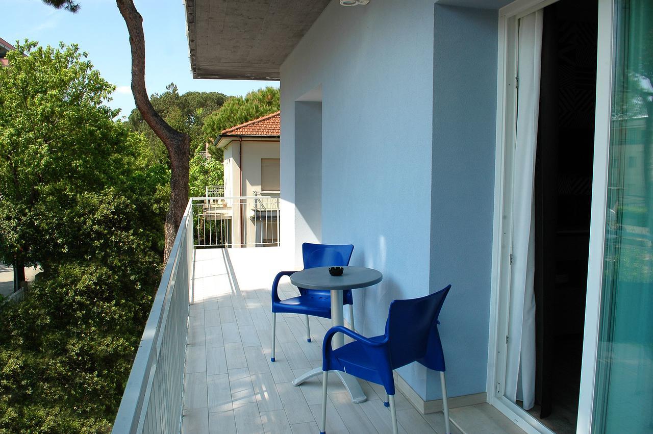 Roma Suite Apartments Cervia Exterior photo